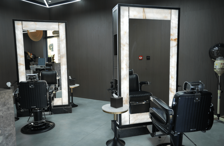 Leoz Gents Salon